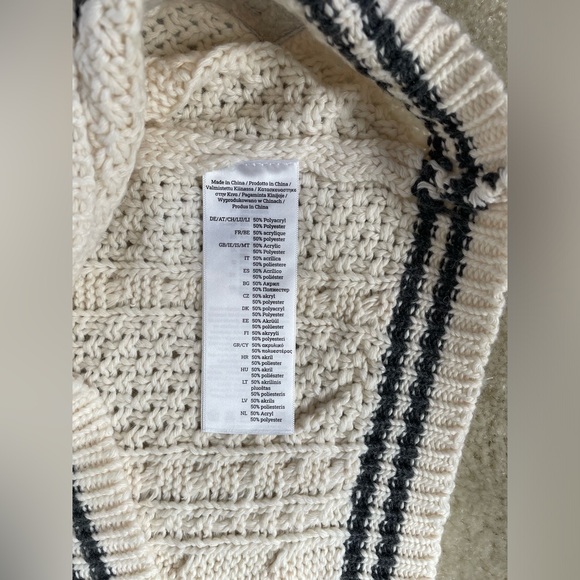 Unopened Authentic Folklore Taylor Swift Cardigan - Picture 8 of 11